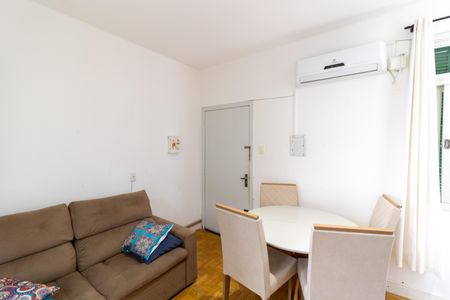 Sala de apartamento à venda com 2 quartos, 54m² em Santana, Porto Alegre