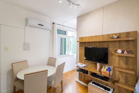 Sala de apartamento à venda com 2 quartos, 54m² em Santana, Porto Alegre