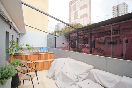 Varanda de casa à venda com 2 quartos, 160m² em Chácara Seis de Outubro, São Paulo