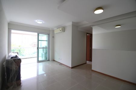 Sala de apartamento para alugar com 3 quartos, 84m² em Jacarepaguá, Rio de Janeiro