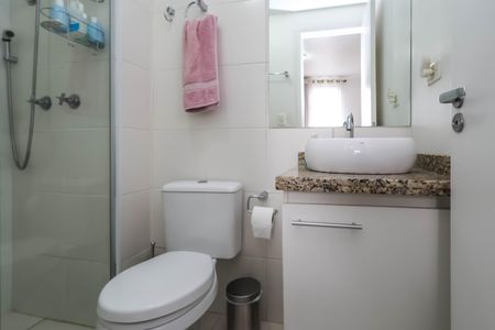 Apartamento à venda com 50m², 2 quartos e 1 vaga Apartamento à venda com 50m², 2 quartos e 1 vagaBanheiro da Suíte