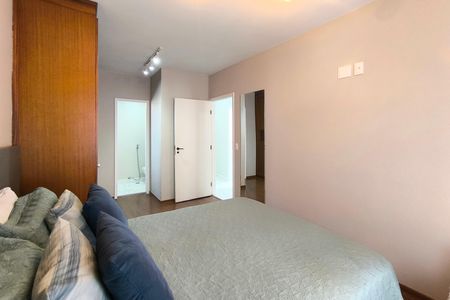 Apartamento à venda com 100m², 3 quartos e 2 vagas Apartamento à venda com 100m², 3 quartos e 2 vagasSuíte