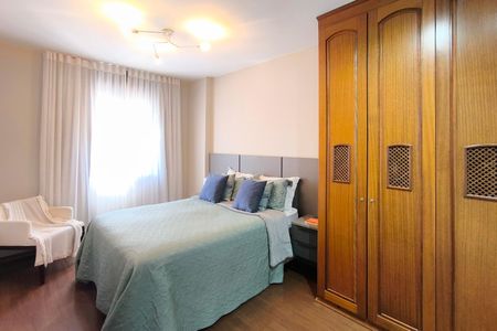 Apartamento à venda com 100m², 3 quartos e 2 vagas Apartamento à venda com 100m², 3 quartos e 2 vagasSuíte