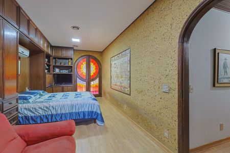 Casa à venda com 574m², 4 quartos e 4 vagasSuíte 2