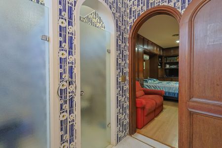 Casa à venda com 574m², 4 quartos e 4 vagasBanheiro da Suíte 2