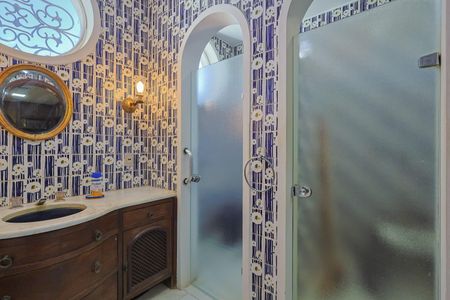 Casa à venda com 574m², 4 quartos e 4 vagasBanheiro da Suíte 2