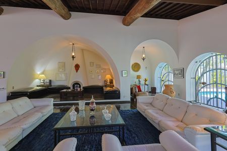 Casa à venda com 574m², 4 quartos e 4 vagasSala