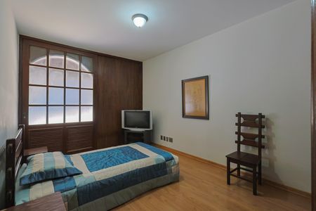 Casa à venda com 574m², 4 quartos e 4 vagasQuarto 1