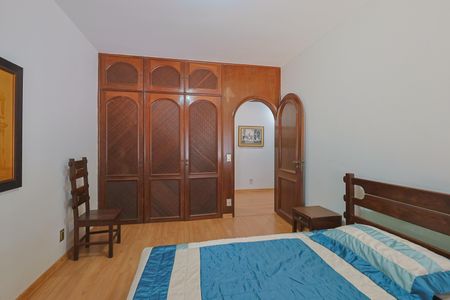 Casa à venda com 574m², 4 quartos e 4 vagasQuarto 1