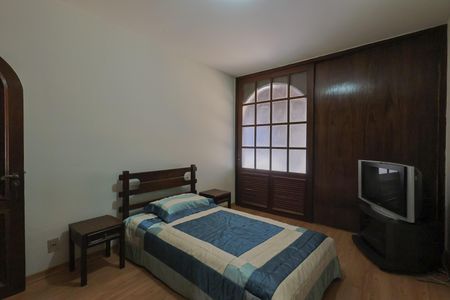 Casa à venda com 574m², 4 quartos e 4 vagasQuarto 1