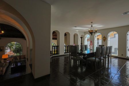 Casa à venda com 574m², 4 quartos e 4 vagasSala de Jantar