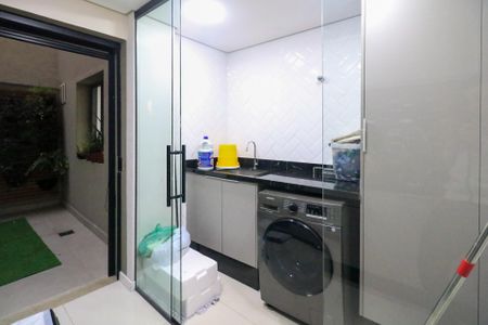 Apartamento à venda com 107m², 3 quartos e 2 vagas Apartamento à venda com 107m², 3 quartos e 2 vagasÁrea de Serviço