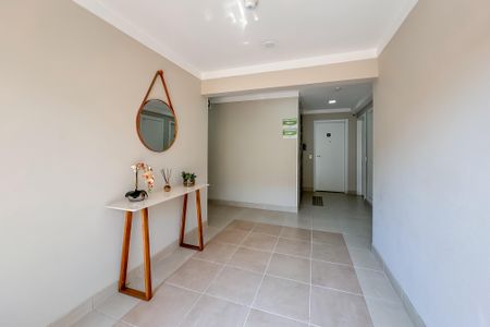 Apartamento à venda com 42m², 2 quartos e sem vaga Apartamento à venda com 42m², 2 quartos e sem vagaHall social