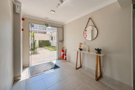 Apartamento à venda com 42m², 2 quartos e sem vaga Apartamento à venda com 42m², 2 quartos e sem vagaHall social