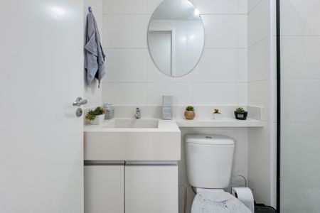 Apartamento à venda com 42m², 2 quartos e sem vaga Apartamento à venda com 42m², 2 quartos e sem vagaBanheiro Social