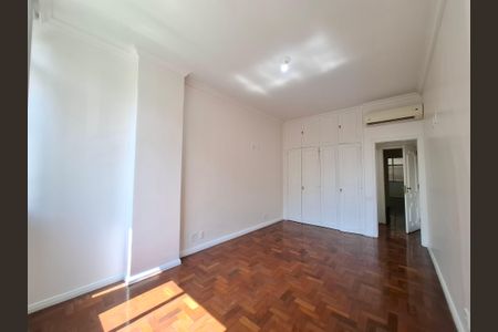 Apartamento à venda com 126m², 3 quartos e 1 vaga Apartamento à venda com 126m², 3 quartos e 1 vagaQuarto 1