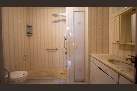 Apartamento à venda com 165m², 3 quartos e 1 vaga Apartamento à venda com 165m², 3 quartos e 1 vagaBanheiro Suite