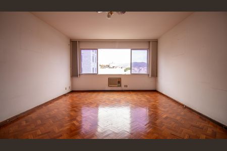 Apartamento à venda com 165m², 3 quartos e 1 vaga Apartamento à venda com 165m², 3 quartos e 1 vagaSala