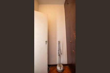 Apartamento à venda com 165m², 3 quartos e 1 vaga Apartamento à venda com 165m², 3 quartos e 1 vagaQuarto de Serviço