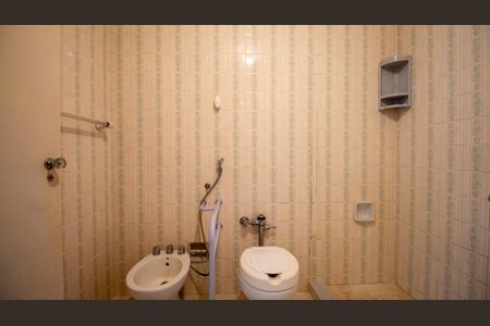 Apartamento à venda com 165m², 3 quartos e 1 vaga Apartamento à venda com 165m², 3 quartos e 1 vagaBanheiro Suite