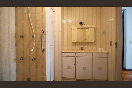 Apartamento à venda com 165m², 3 quartos e 1 vaga Apartamento à venda com 165m², 3 quartos e 1 vagaBanheiro Suite