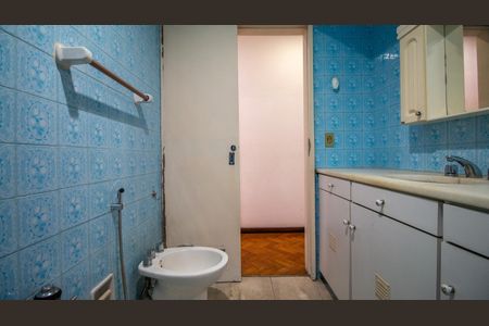 Apartamento à venda com 165m², 3 quartos e 1 vaga Apartamento à venda com 165m², 3 quartos e 1 vagaBanheiro Social