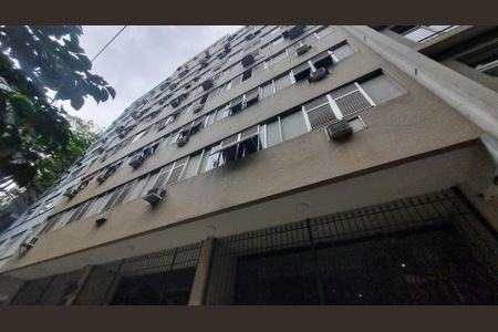 Apartamento à venda com 165m², 3 quartos e 1 vaga Apartamento à venda com 165m², 3 quartos e 1 vagaFachada