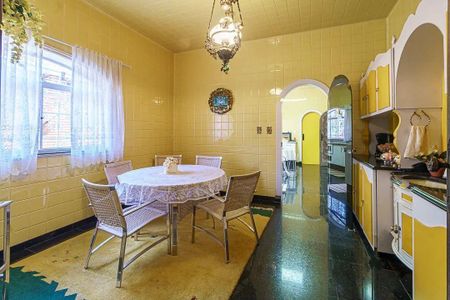Casa à venda com 4 quartos, 604m² em Vila Madalena, São Paulo