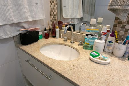 Apartamento para alugar com 315m², 3 quartos e 2 vagas Apartamento para alugar com 315m², 3 quartos e 2 vagasBanheiro da Suíte 1