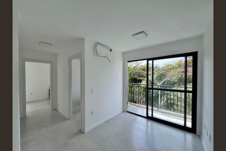 Sala de apartamento para alugar com 2 quartos, 56m² em Jacarepaguá, Rio de Janeiro