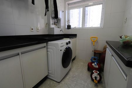 Apartamento à venda com 118m², 3 quartos e 3 vagas Apartamento à venda com 118m², 3 quartos e 3 vagasÁrea de Serviço