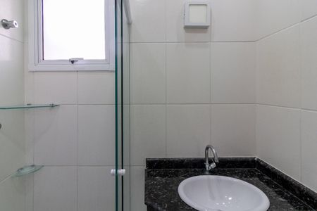 Casa à venda com 132m², 3 quartos e 2 vagas Casa à venda com 132m², 3 quartos e 2 vagasBanheiro Social