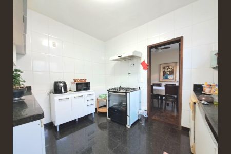 Apartamento à venda com 149m², 3 quartos e 2 vagas Apartamento à venda com 149m², 3 quartos e 2 vagasCozinha