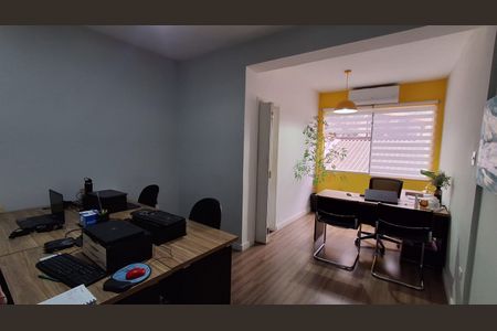 Casa à venda com 135m², 2 quartos e 1 vaga Casa à venda com 135m², 2 quartos e 1 vagaSuíte