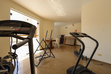 Apartamento para alugar com 120m², 3 quartos e 2 vagas Apartamento para alugar com 120m², 3 quartos e 2 vagasÁrea comum - Academia