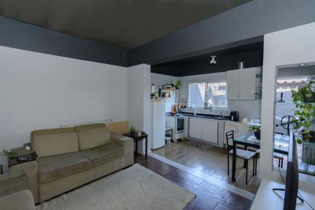 Sala de casa à venda com 3 quartos, 376m² em Industrial, Contagem