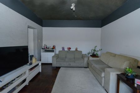 Sala de casa à venda com 3 quartos, 376m² em Industrial, Contagem