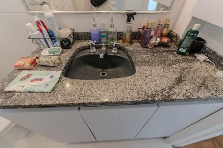 Apartamento à venda com 108m², 3 quartos e 1 vaga Apartamento à venda com 108m², 3 quartos e 1 vagaBanheiro
