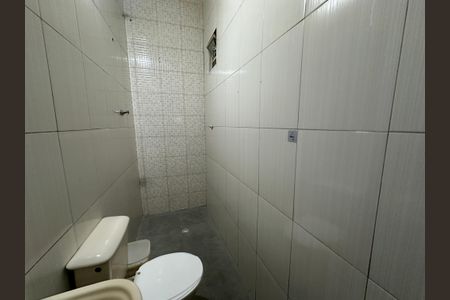 Casa para alugar com 100m², 1 quarto e sem vaga Casa para alugar com 100m², 1 quarto e sem vagaBanheiro de Serviço