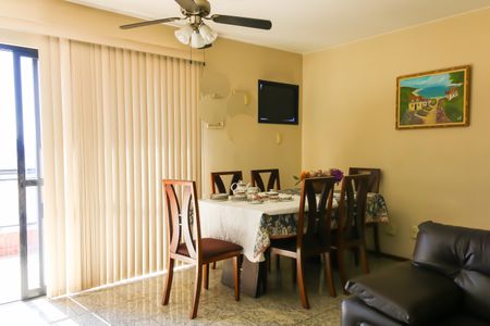 Apartamento para alugar com 142m², 4 quartos e 3 vagasSala