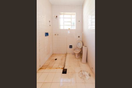 Casa à venda com 170m², 2 quartos e 2 vagas Casa à venda com 170m², 2 quartos e 2 vagasBanheiro