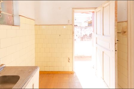 Casa à venda com 170m², 2 quartos e 2 vagas Casa à venda com 170m², 2 quartos e 2 vagasCozinha