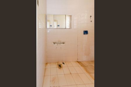 Casa à venda com 170m², 2 quartos e 2 vagas Casa à venda com 170m², 2 quartos e 2 vagasBanheiro