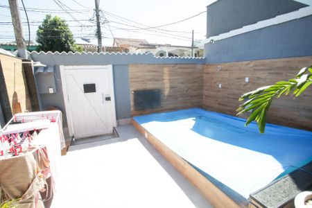 Casa à venda com 140m², 3 quartos e 1 vagaPiscina