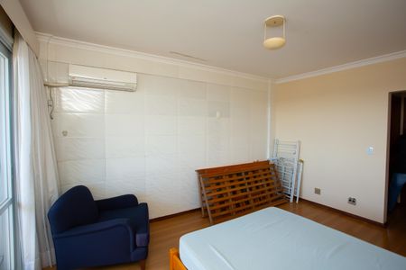 Apartamento à venda com 277m², 4 quartos e 2 vagasSuíte 1