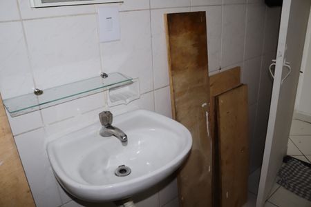 Banheiro de kitnet/studio para alugar com 1 quarto, 36m² em Vila Buarque, São Paulo