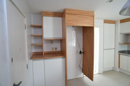 Apartamento para alugar com 182m², 5 quartos e 3 vagasCozinha
