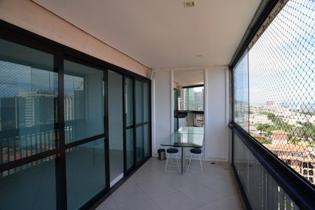 Apartamento para alugar com 182m², 5 quartos e 3 vagasVaranda