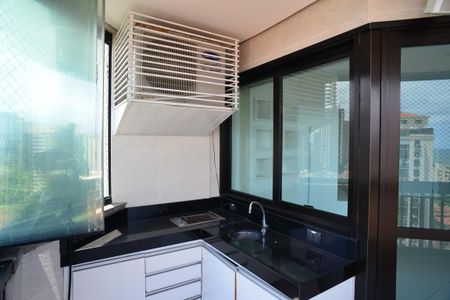 Apartamento para alugar com 182m², 5 quartos e 3 vagasVaranda