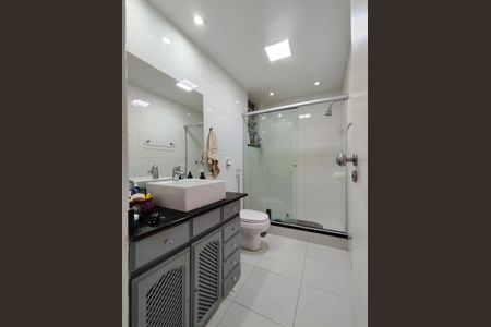 Apartamento à venda com 79m², 2 quartos e 1 vagaBanheiro Social